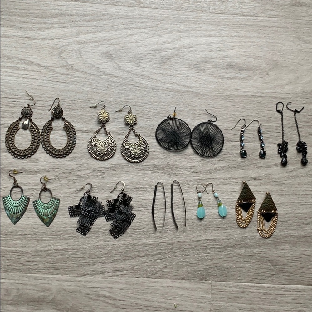 Bundle of 10 earrings!